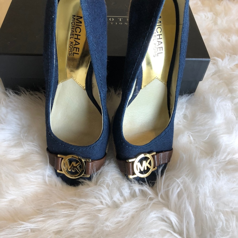 Michael Kors Wedge peep toe Sandals Denim Size 7.5 - Picture 1 of 6